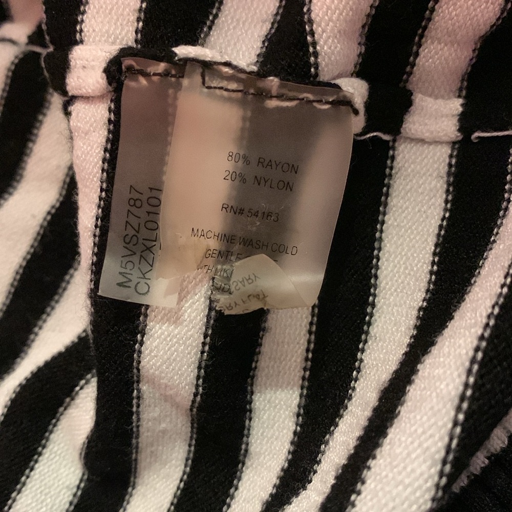 Women’s Calvin Klein Black and White Striped Turtleneck Sweater Medium - Picture 10 of 10